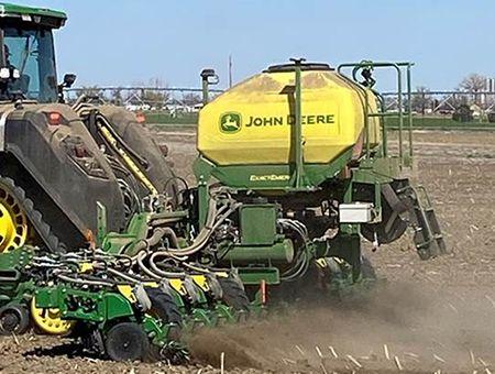 Receiver mast on 1725C Planter