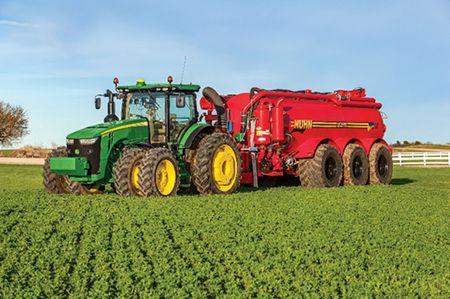 HarvestLab 3000 sensor mounted on a manure tanker