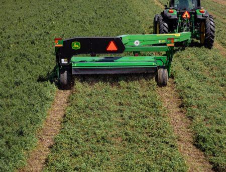 C400 wide windrow