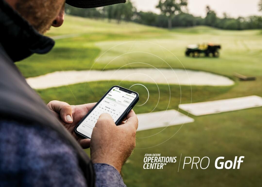 person using PRO Golf on their phone