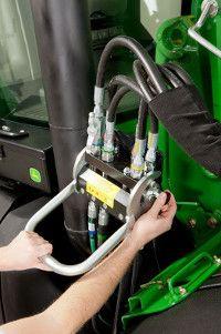 Single-point hydraulic connection