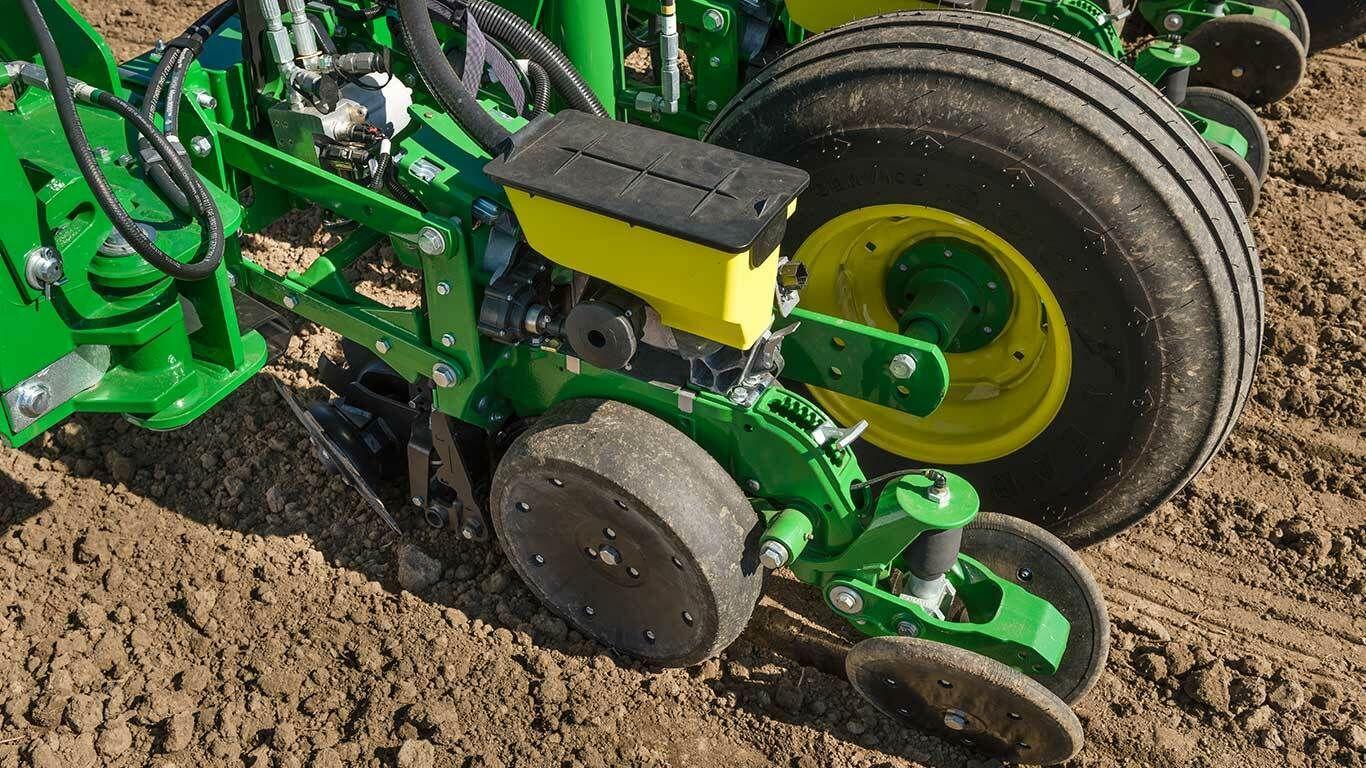 Close up view of MaxEmerge 5e row unit