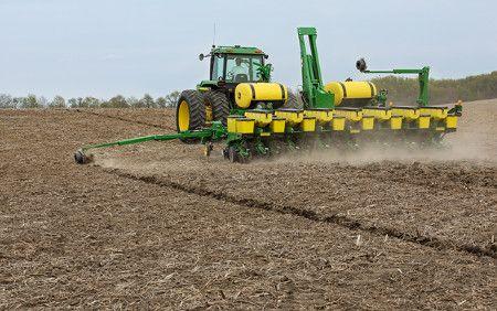 15-row 1745 Planter with liquid fertilizer and insecticide