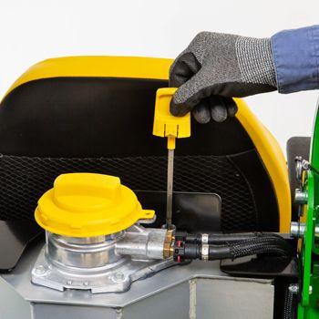 Checking the engine oil level