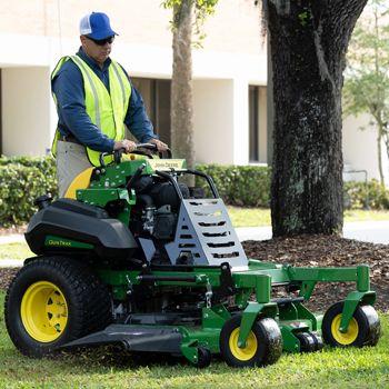 Q865R QuikTrak Mower