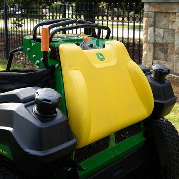 Dual-fuel tanks (shown on Q850R)