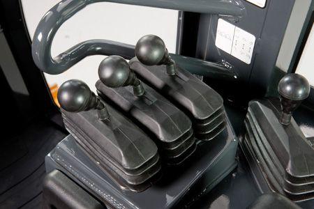 Three-lever hydraulic controls