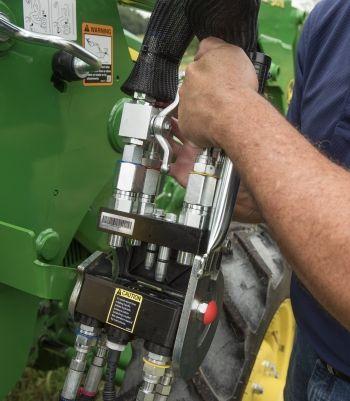 Single Point Hydraulic Connector on 5E