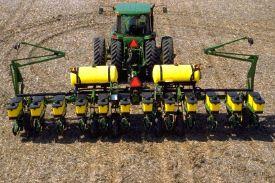 1765 12Row30 Drawn Wing-Fold Planter
