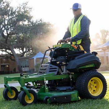 Q850M QuikTrak Mower