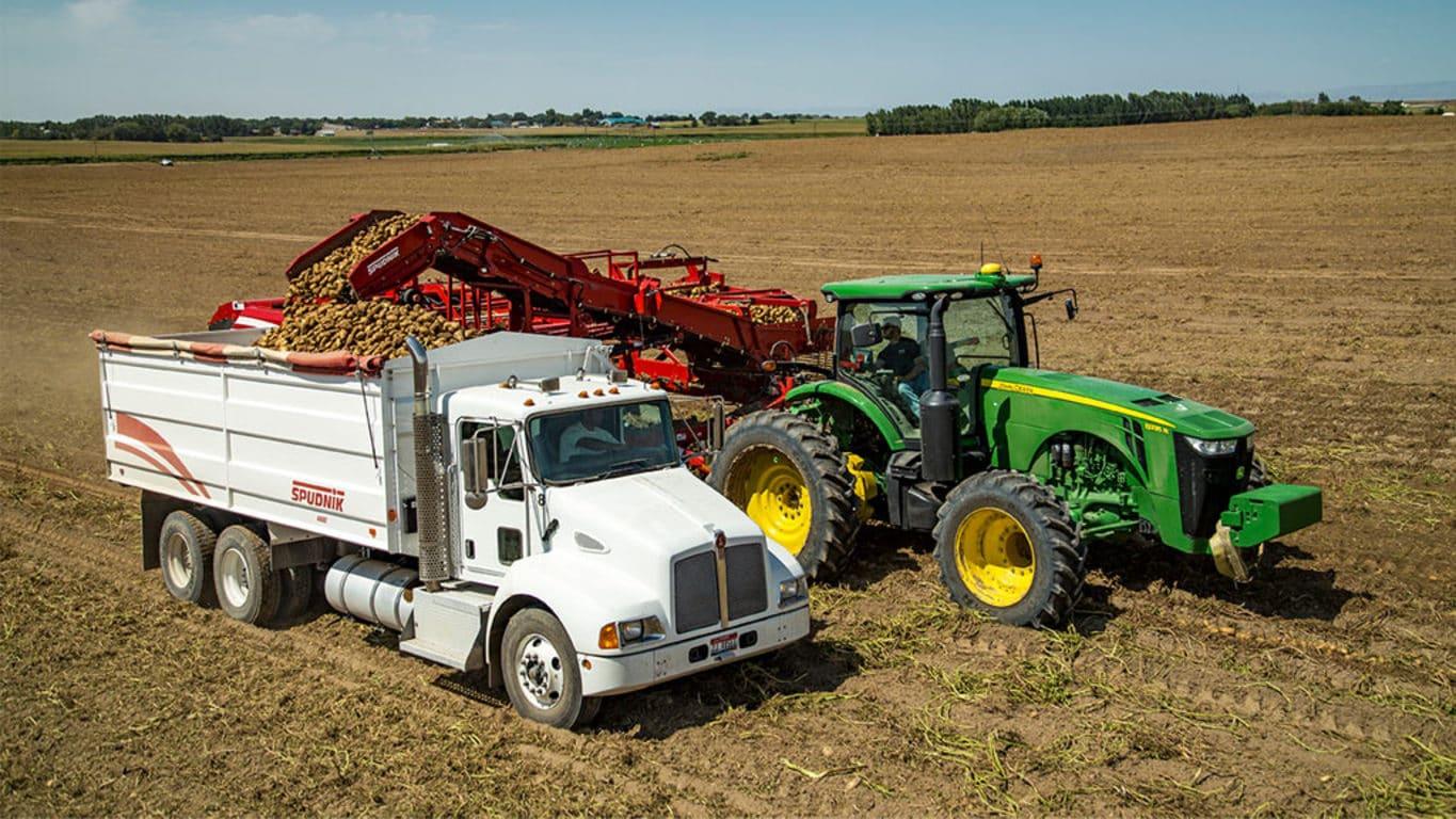 John Deere tractor using the yield documentation precision ag technology