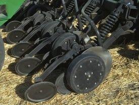 Optional 76.2-mm (3-in.) narrow gauge wheels