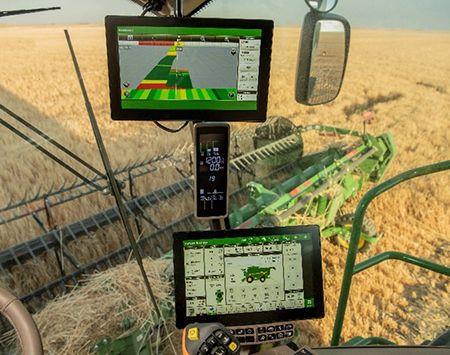 John Deere Precision Ag and the G5<sup>Plus</sup> CommandCenter™