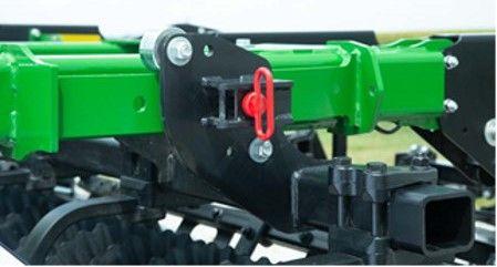 Manual adjustment of gang angle with spring-loaded pin