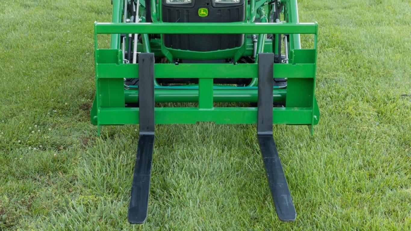 studio image of ap10f pallet fork