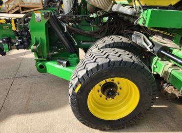 Walking Tandem Center Wheels improve ground following