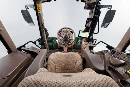 6M standard cab with Compact CommandARM™ console
