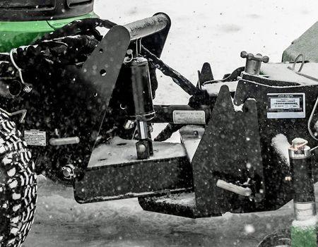 Front quick-hitch mounting system
