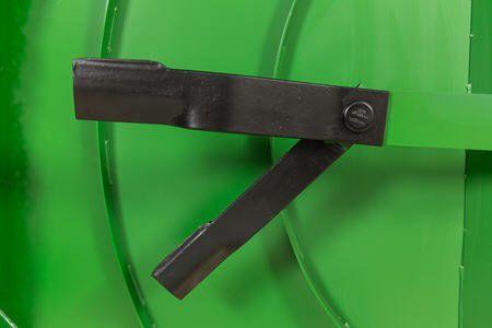 High suction blades combined with flat blades for maximum shredding action.