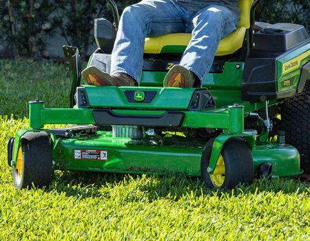 42-in. (107-cm) Accel Deep Mower Deck