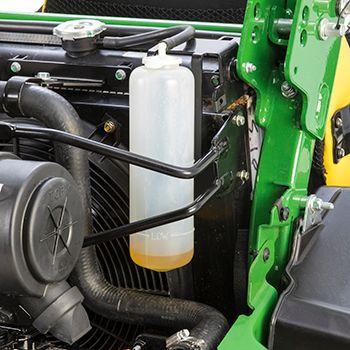 Radiator coolant reservoir