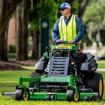 QuikTrak™ Mower (Q865R shown)